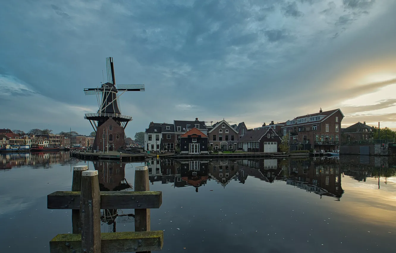 Фото обои фото, Дома, Вечер, Город, Мельница, Река, Нидерланды, Haarlem