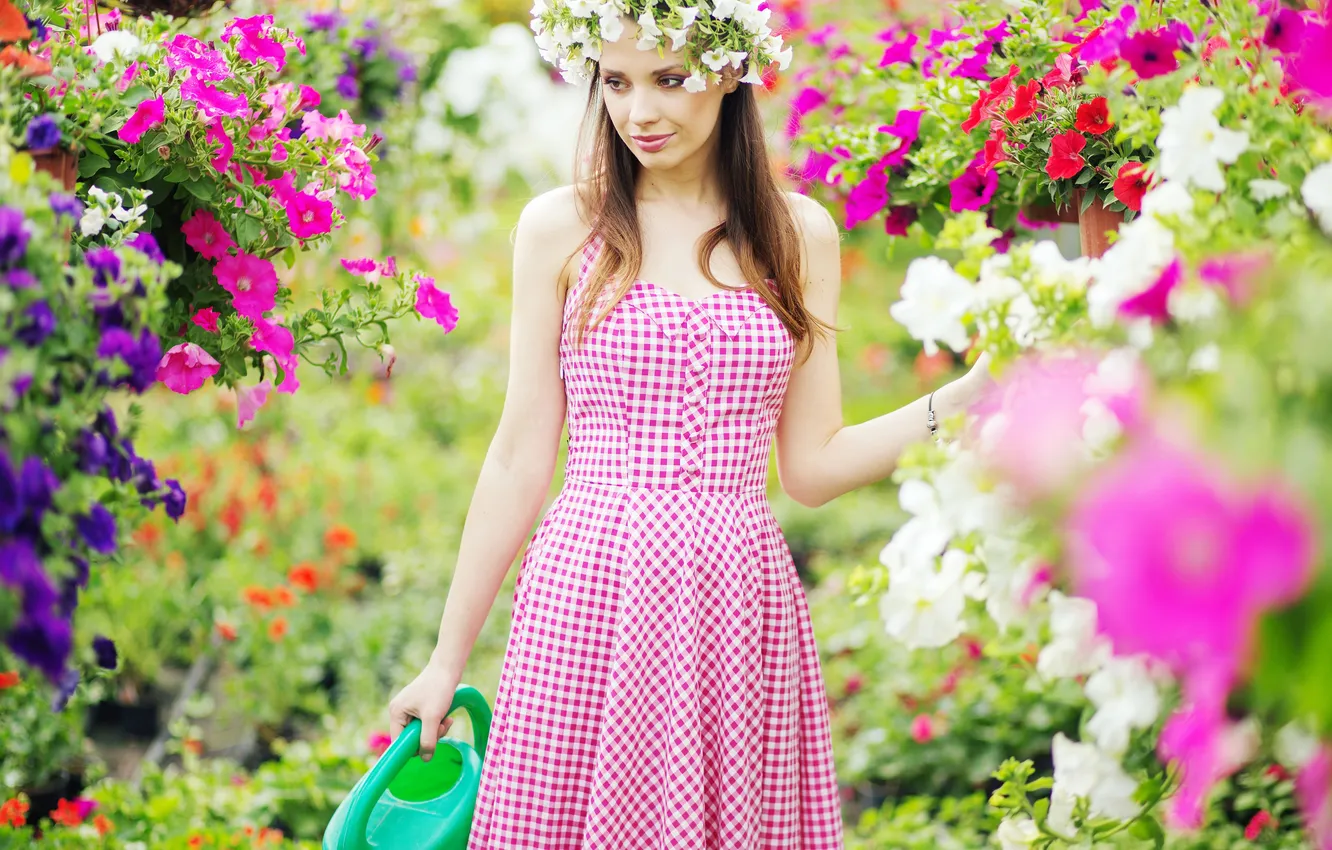 Фото обои девушка, цветы, лейка, girl, flowers, lake