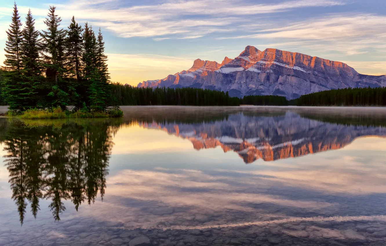Фото обои лес, небо, облака, горы, озеро, Канада, Национальный парк Банф, Jack Lake