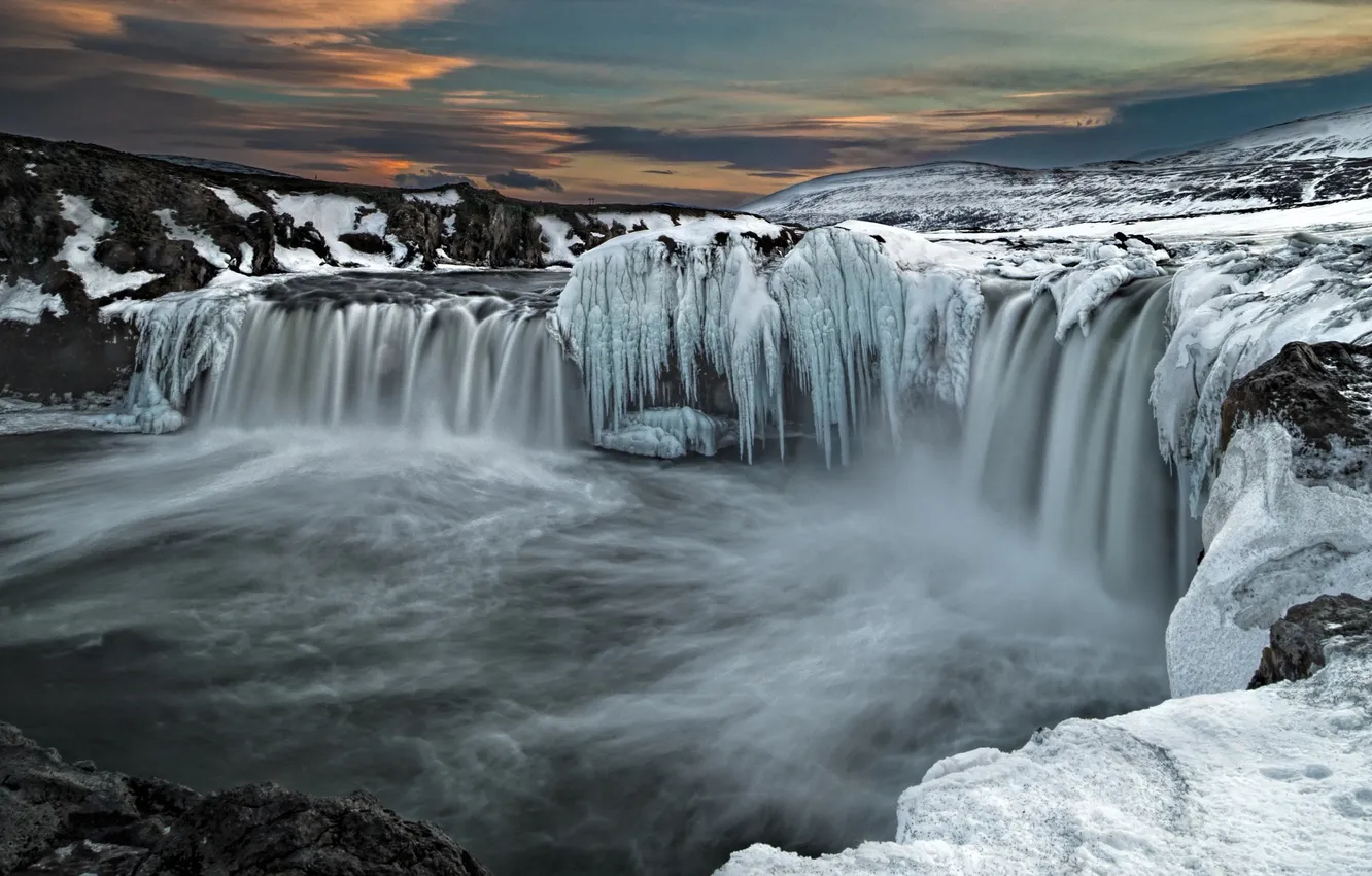 Фото обои пейзаж, Godafoss waterfall, Northern Iceland