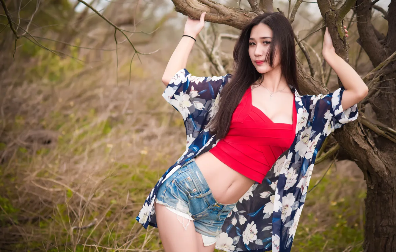 Фото обои девушка, природа, поза, волосы, милашка