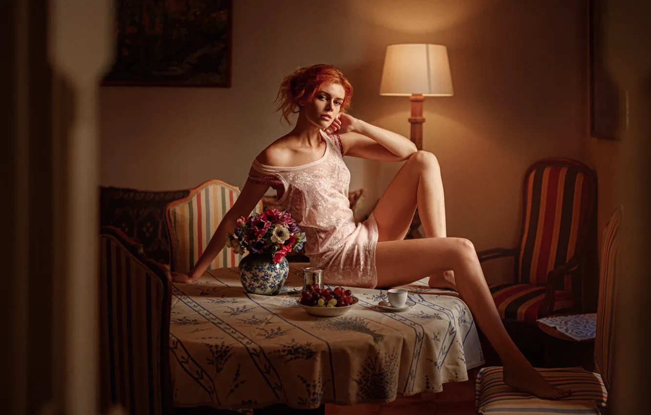 Фото обои взгляд, цветы, стол, модель, рыжая, ножки, Georgy Chernyadyev, Kate Ri