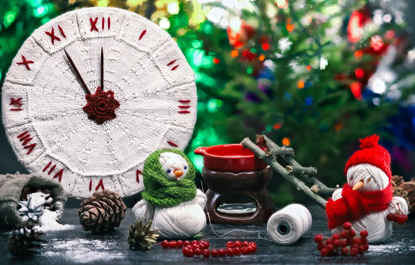Фото обои Часы, Новый Год, Рождество, Шишки, Снеговики, Шапки, Циферблат