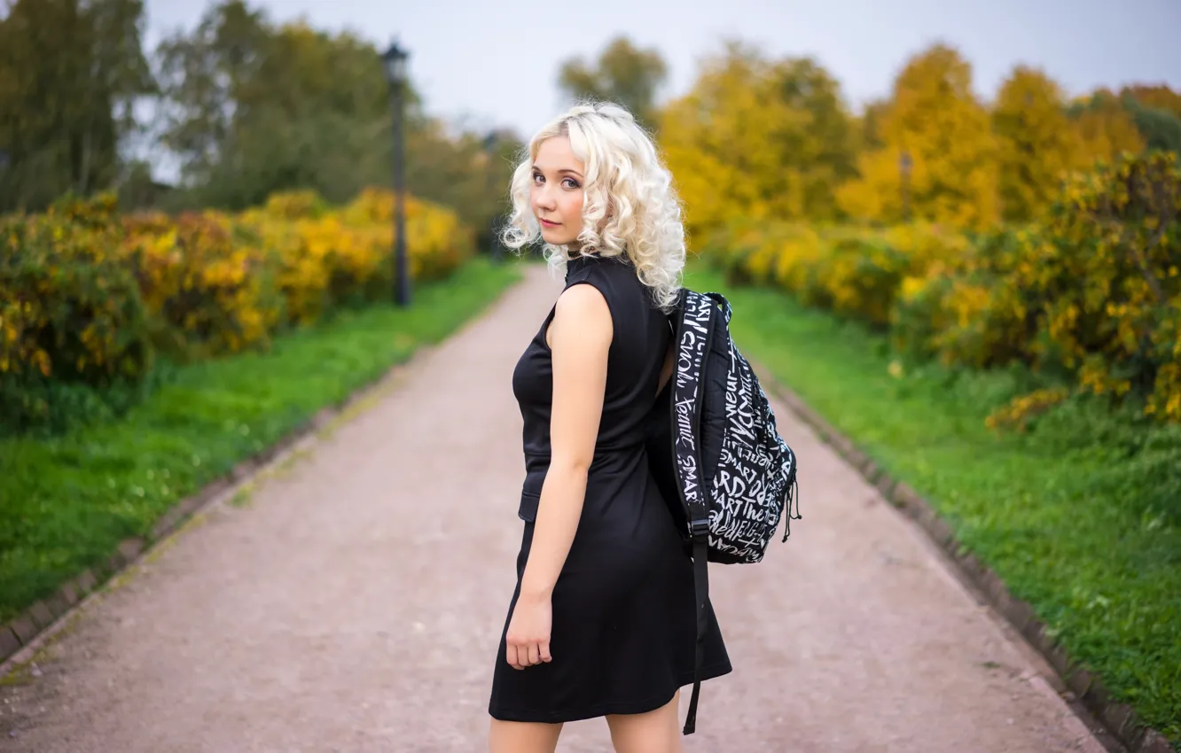 Фото обои взгляд, девушка, платье, ранец, Olesya