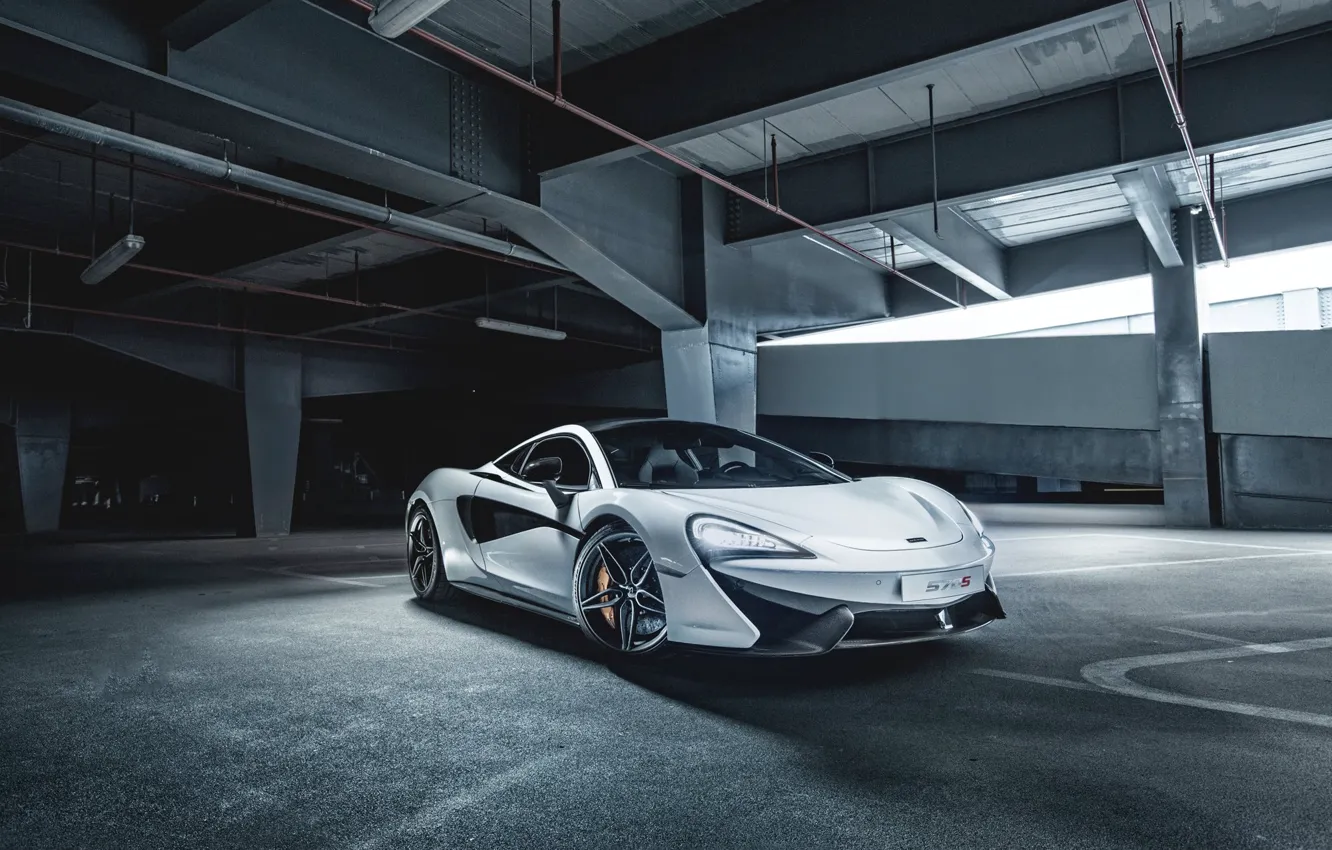 Фото обои McLaren, Front, White, Parking, Supercar, 2015, Doors, 570S