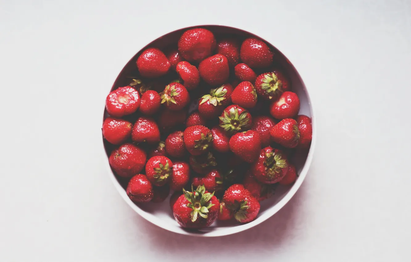Фото обои ягоды, клубника, тарелка, красные, миска