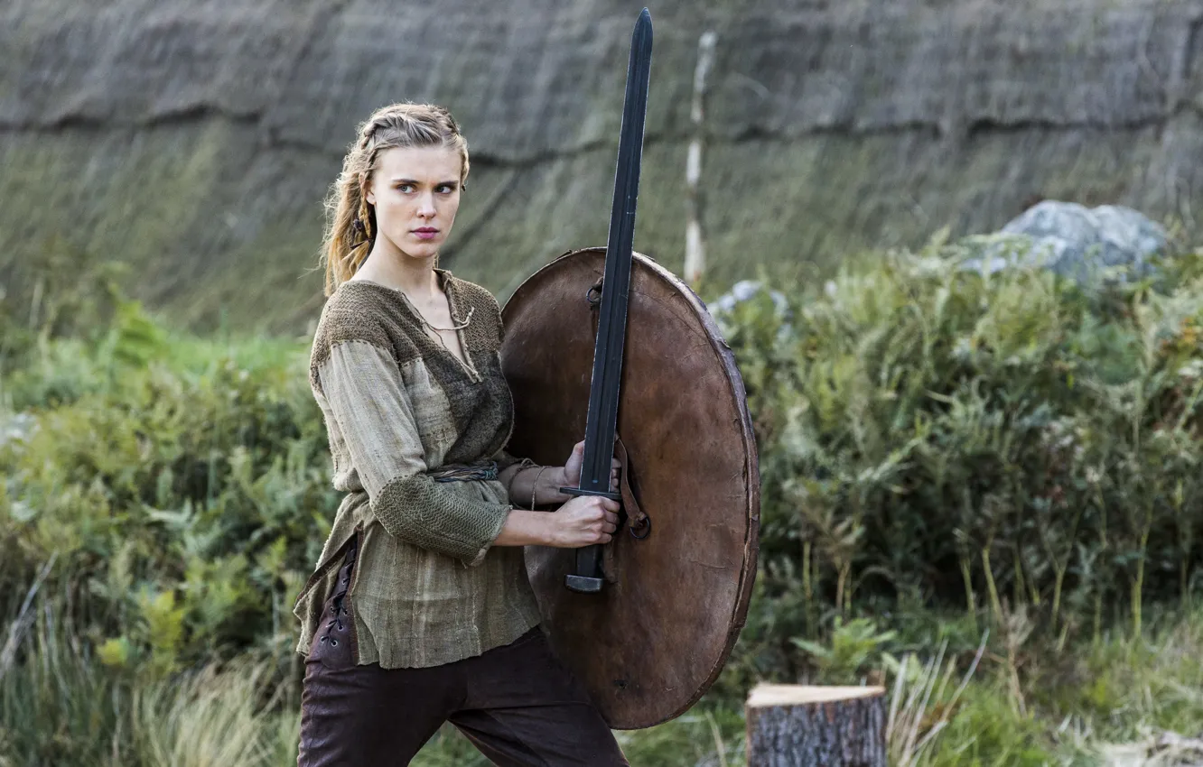 Фото обои меч, сериал, щит, воительница, дева, Vikings, Викинги, Gaia Weiss
