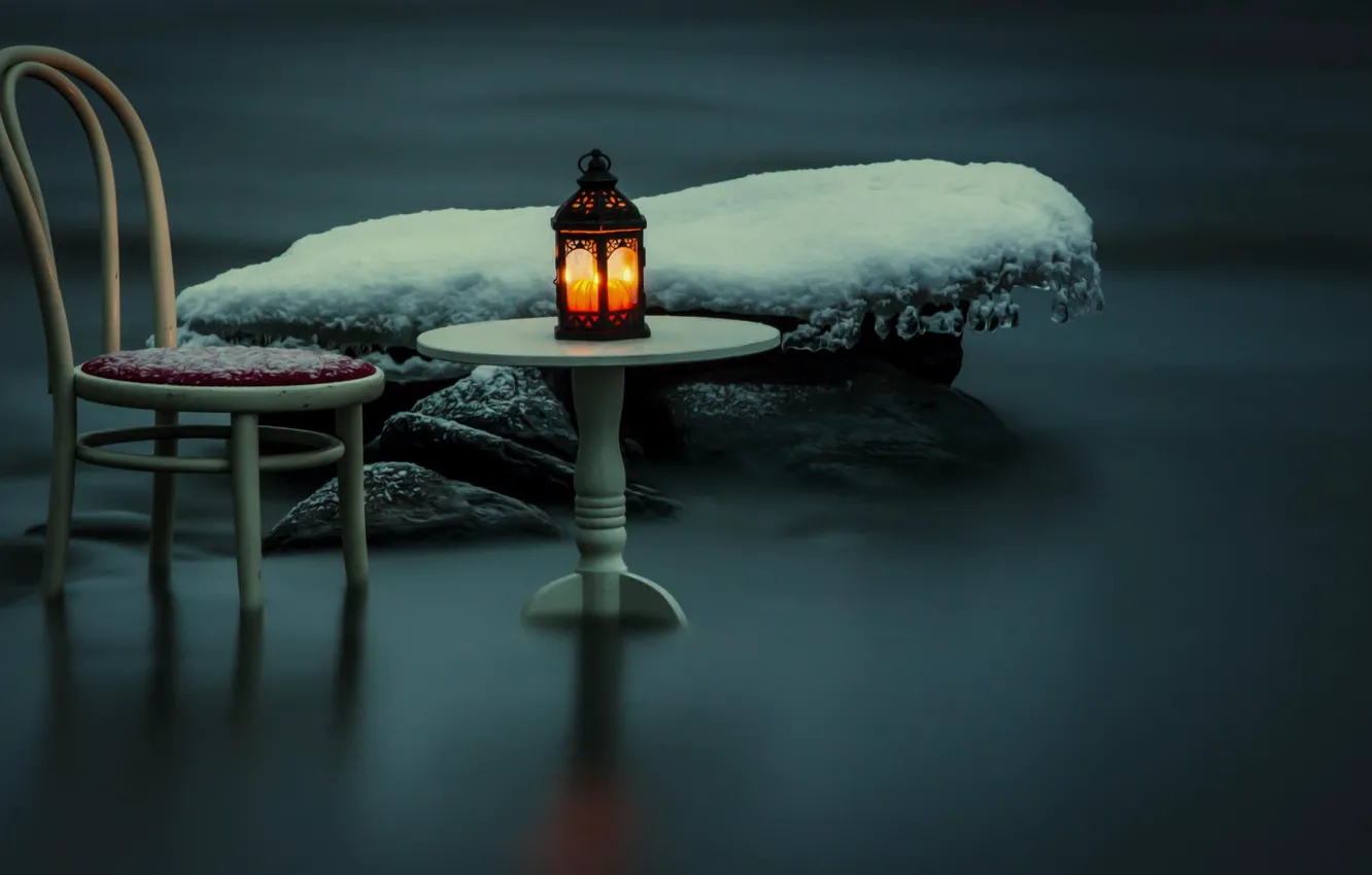 Фото обои снег, ночь, река, стул, фонарь