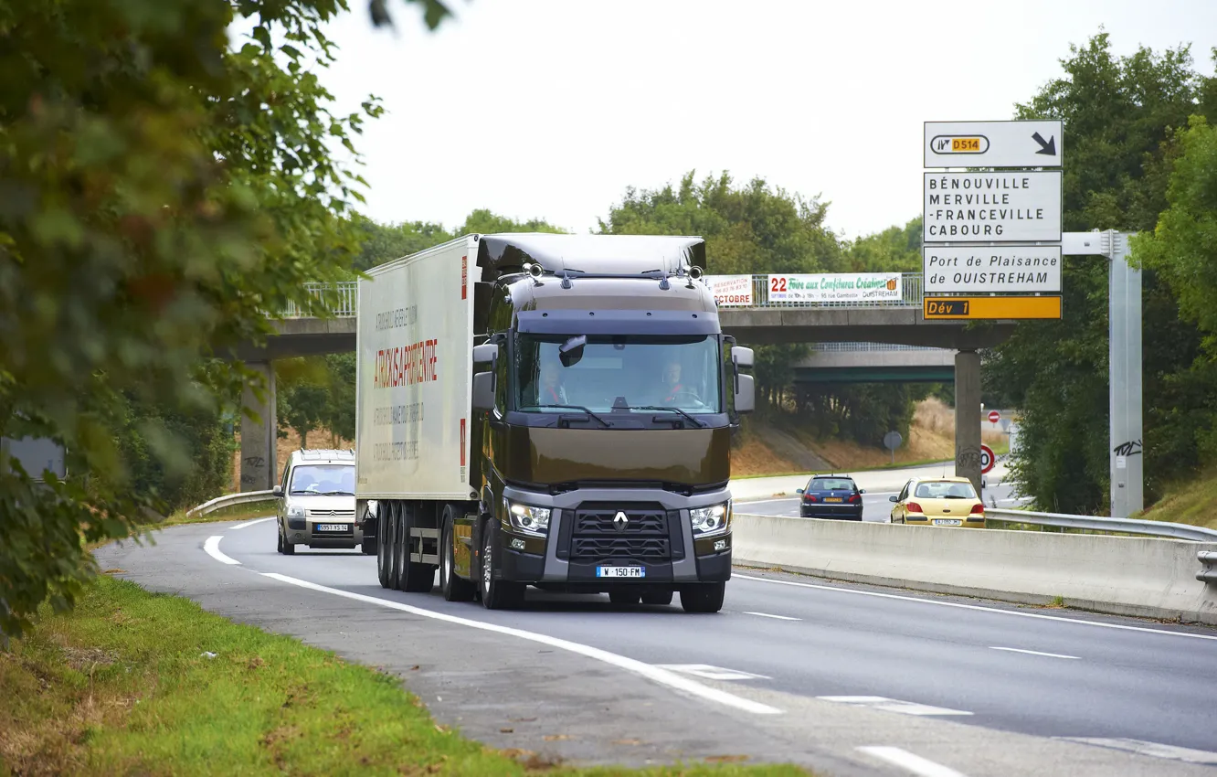 Фото обои движение, грузовик, Renault, седельный тягач, магистраль, 4x2, полуприцеп, Renault Trucks