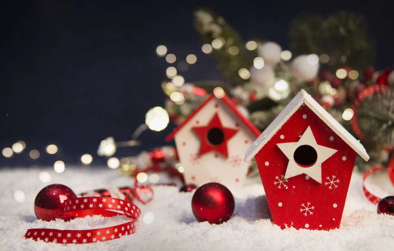 Фото обои шарики, снег, ветки, огни, праздник, звезда, Рождество, красные