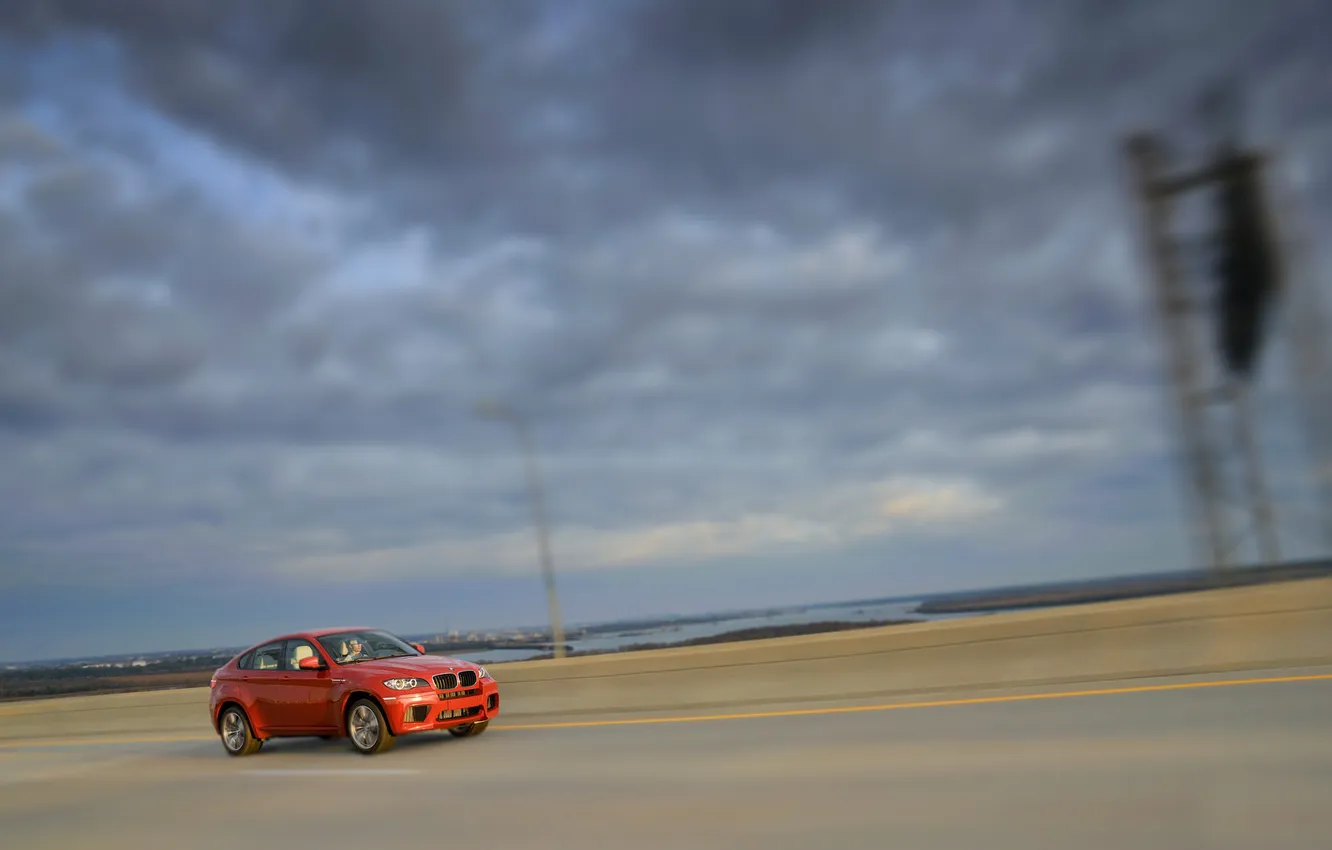 Фото обои Небо, Авто, BMW, Оранжевый, Джип, В Движении