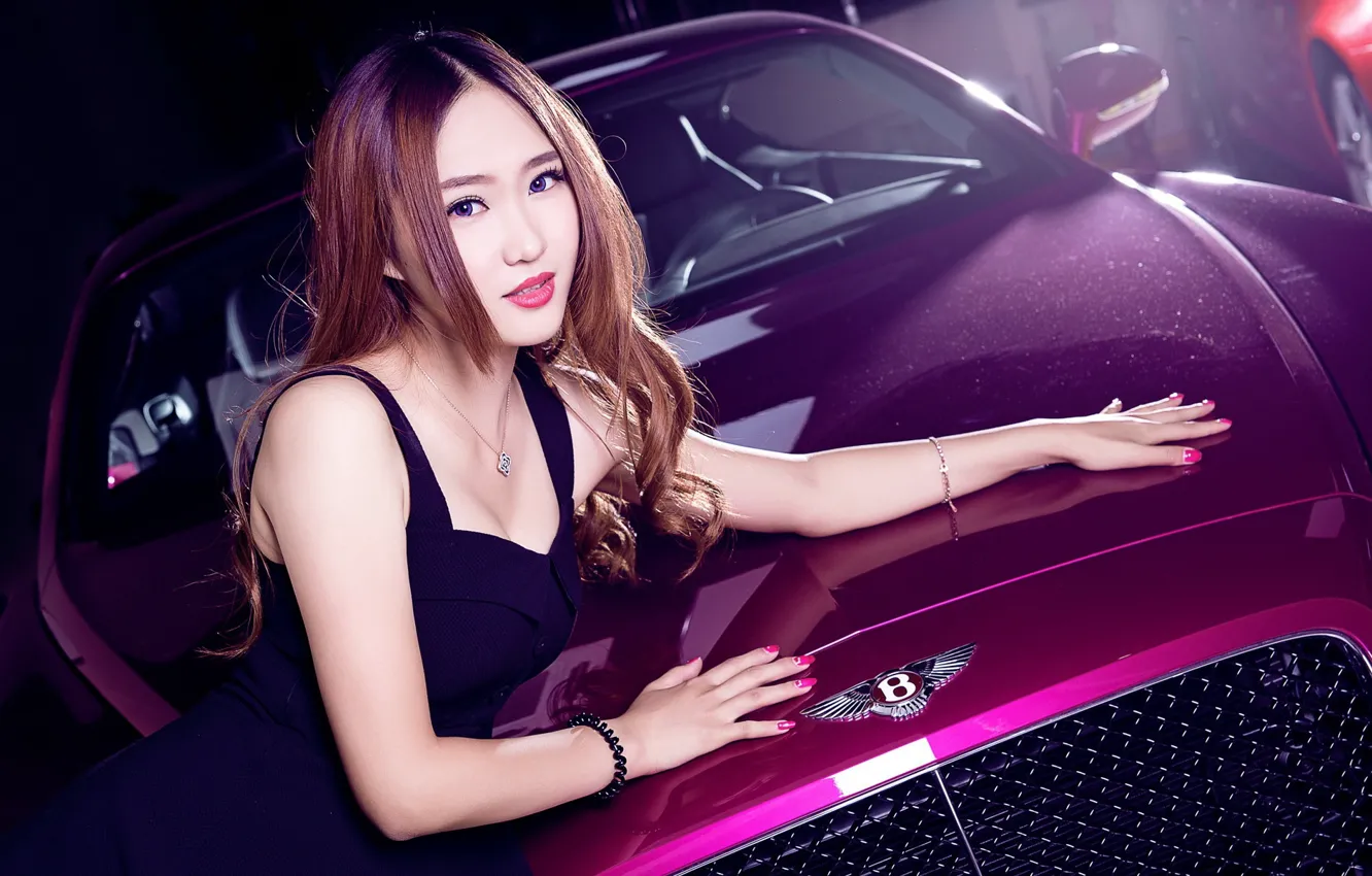 Фото обои взгляд, Bentley, Девушки, азиатка, красивая девушка, малиноый авто