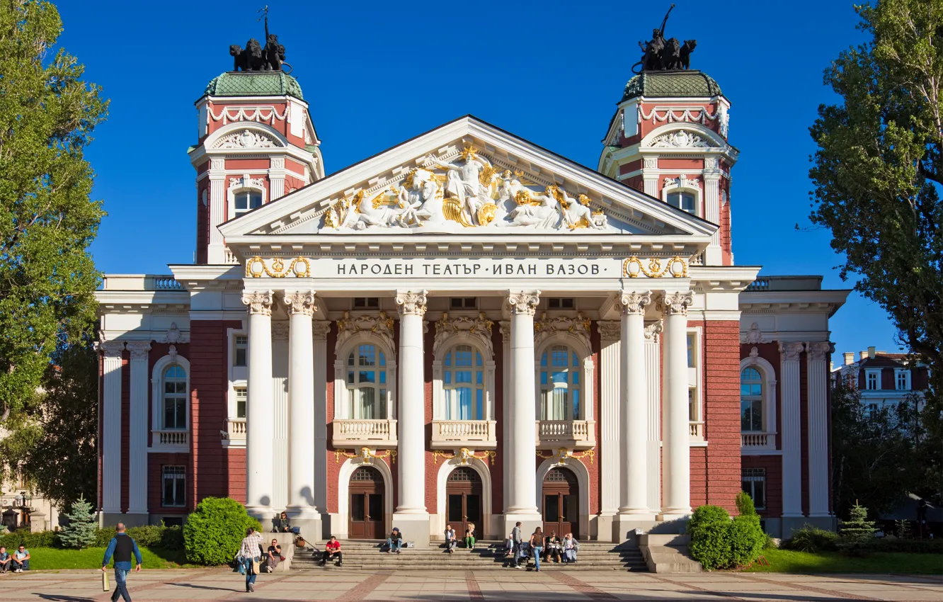 Фото обои небо, солнце, деревья, жизнь, city, город, люди, green