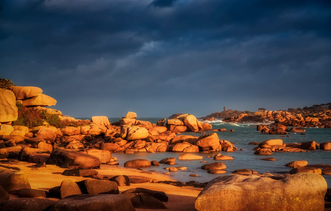 Фото обои свет, берег, море, домик, камни
