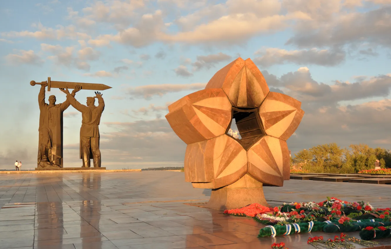 Фото обои память, войны, памятник, вечный огонь, город Магнитогорск, тыл фронту