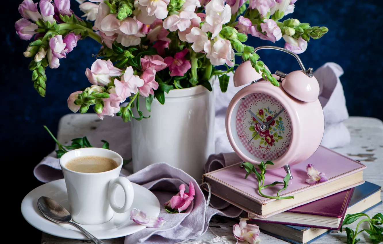Фото обои розовый, часы, кофе, книга, левкой