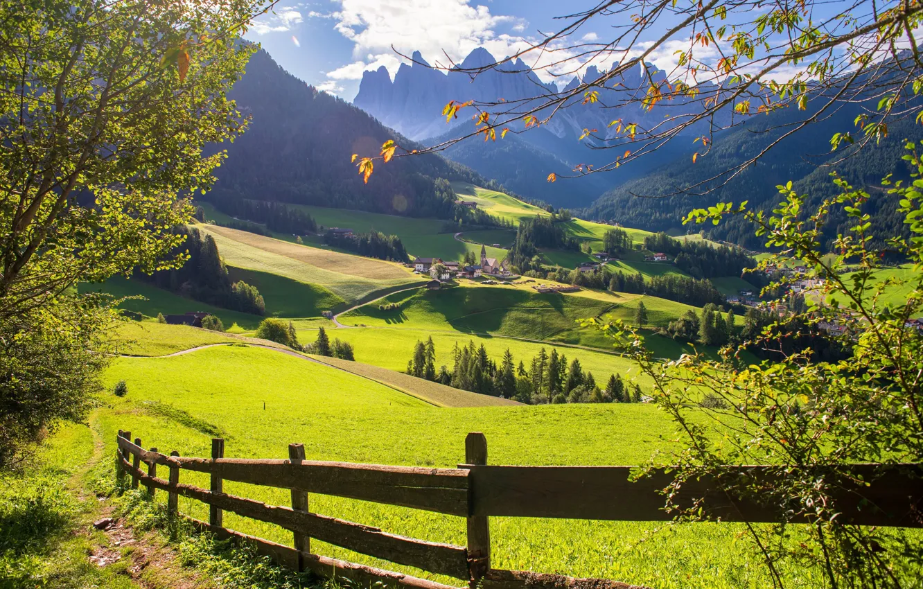 Фото обои осень, пейзаж, горы, природа, забор, деревня, ограждение, Италия