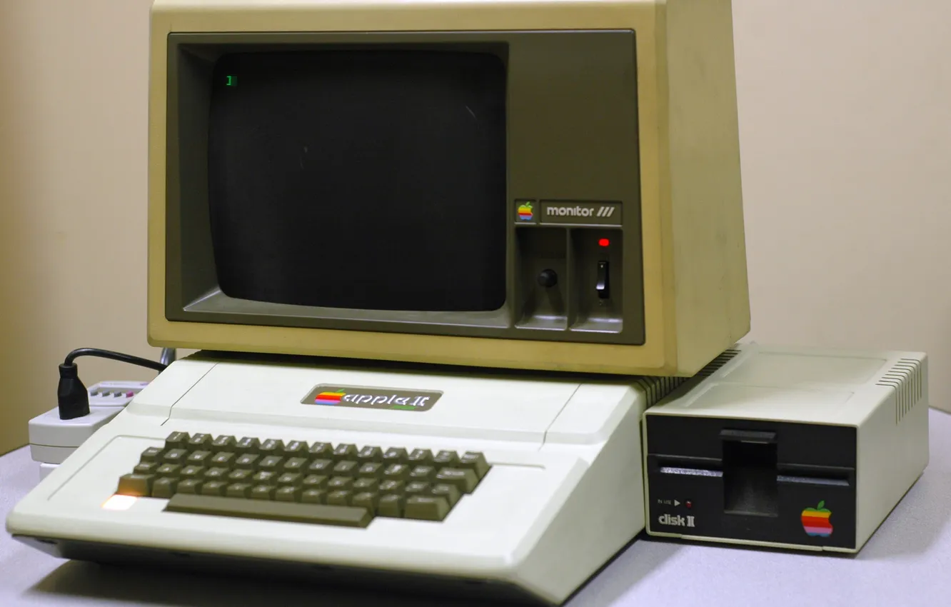 Фото обои computer, keyboard, disk drive, system unit