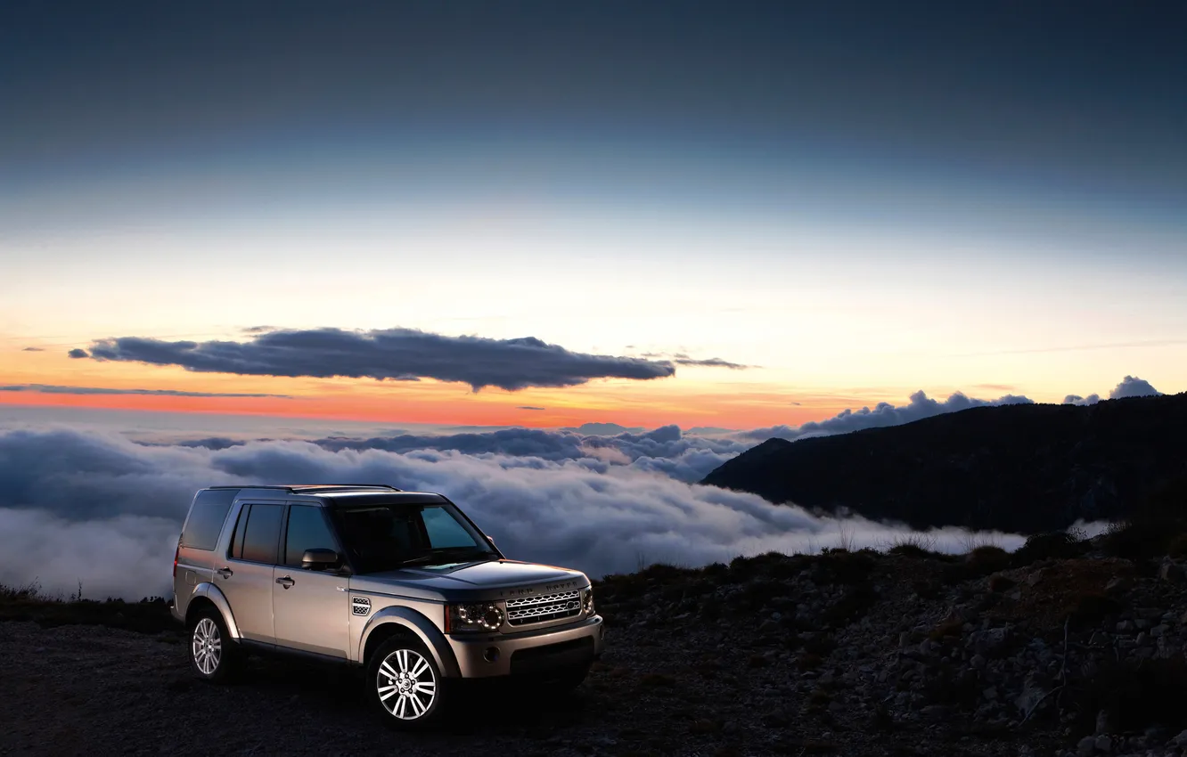 Фото обои облака, закат, горы, Land Rover, Discovery 4