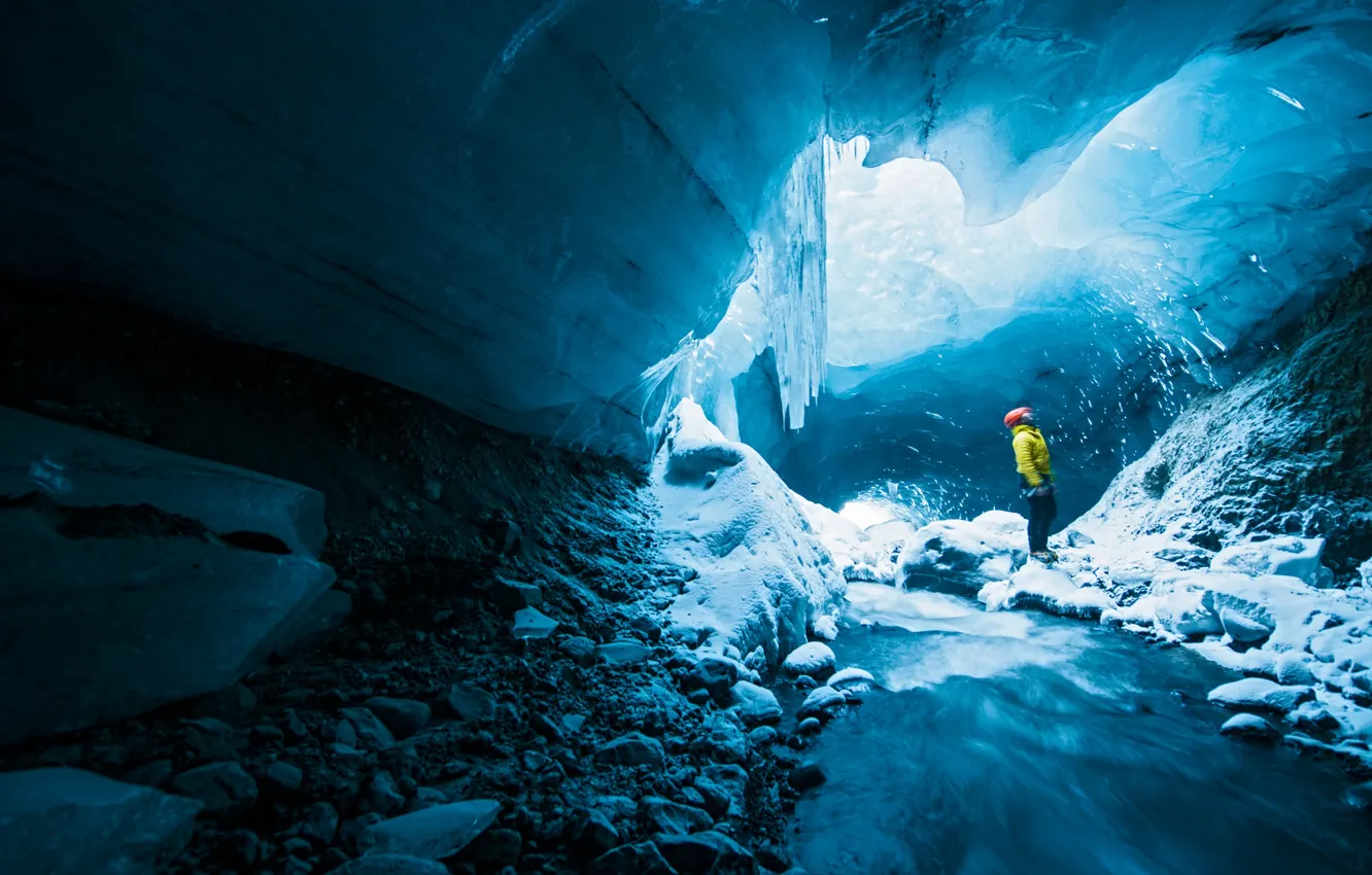 Фото обои ice, men, cave, helmet