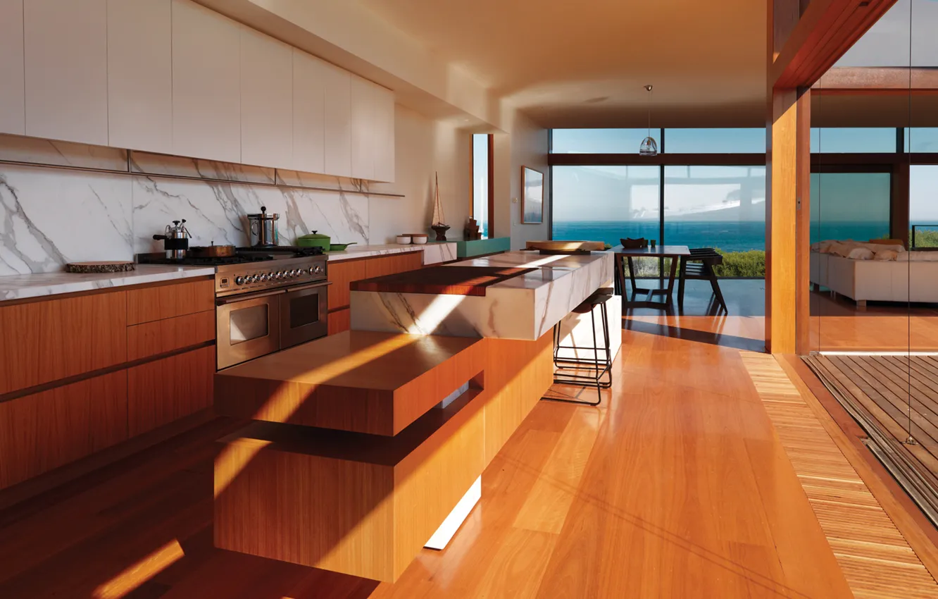Фото обои море, стол, стулья, интерьер, техника, окно, кухня, шкафы