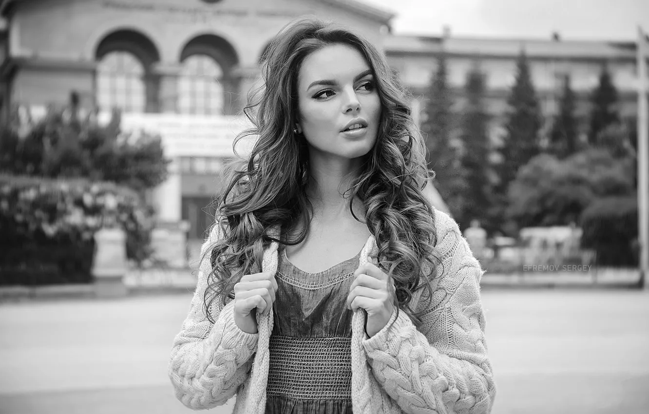 Фото обои поза, модель, портрет, макияж, платье, прическа, черно-белое, красотка