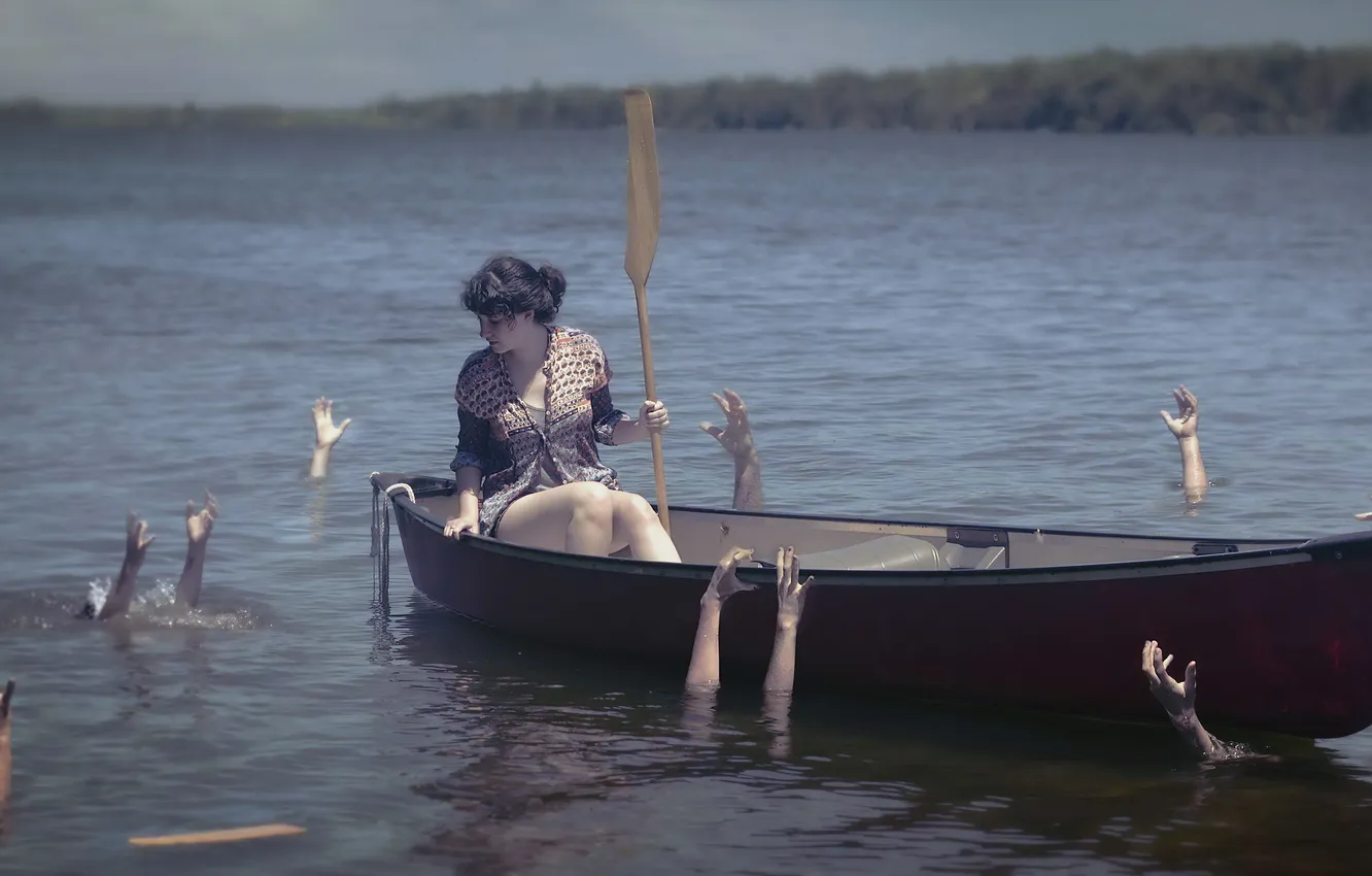 Фото обои девушка, озеро, лодка, руки