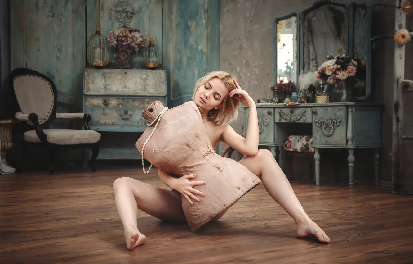 Фото обои девушка, комната, голая, манекен, Рогожкин Дмитрий