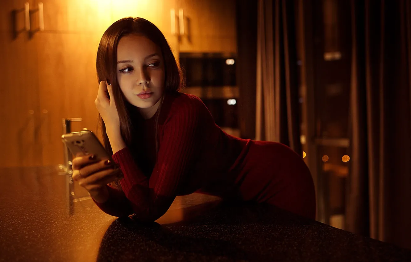 Фото обои dress, model, women, brunette, smartphone, red dress, hips, bent over