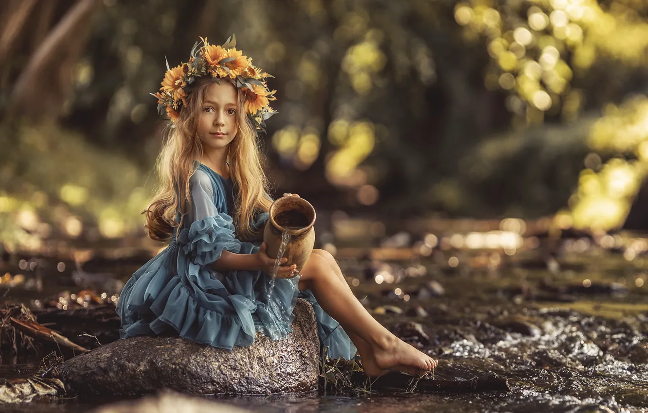 Фото обои взгляд, вода, свет, природа, поза, блики, ручей, ноги