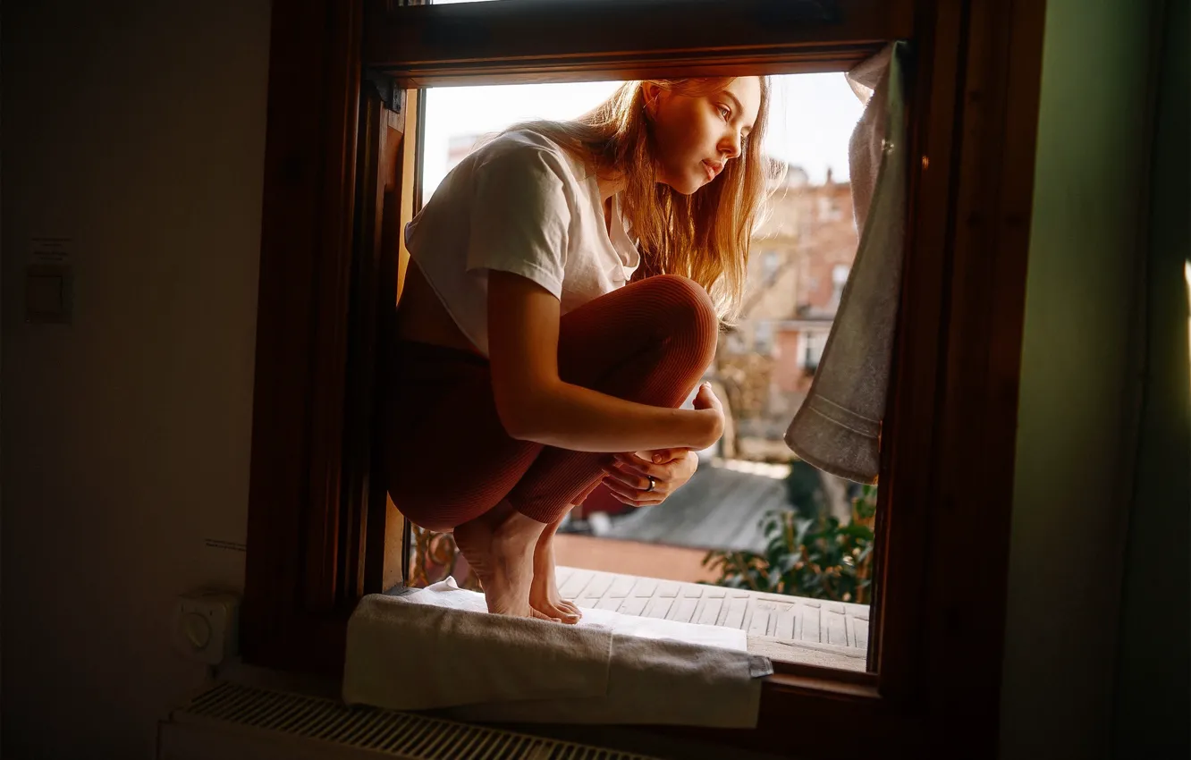 Фото обои девушка, поза, ситуация, в окне, Оля, Максим Густарёв