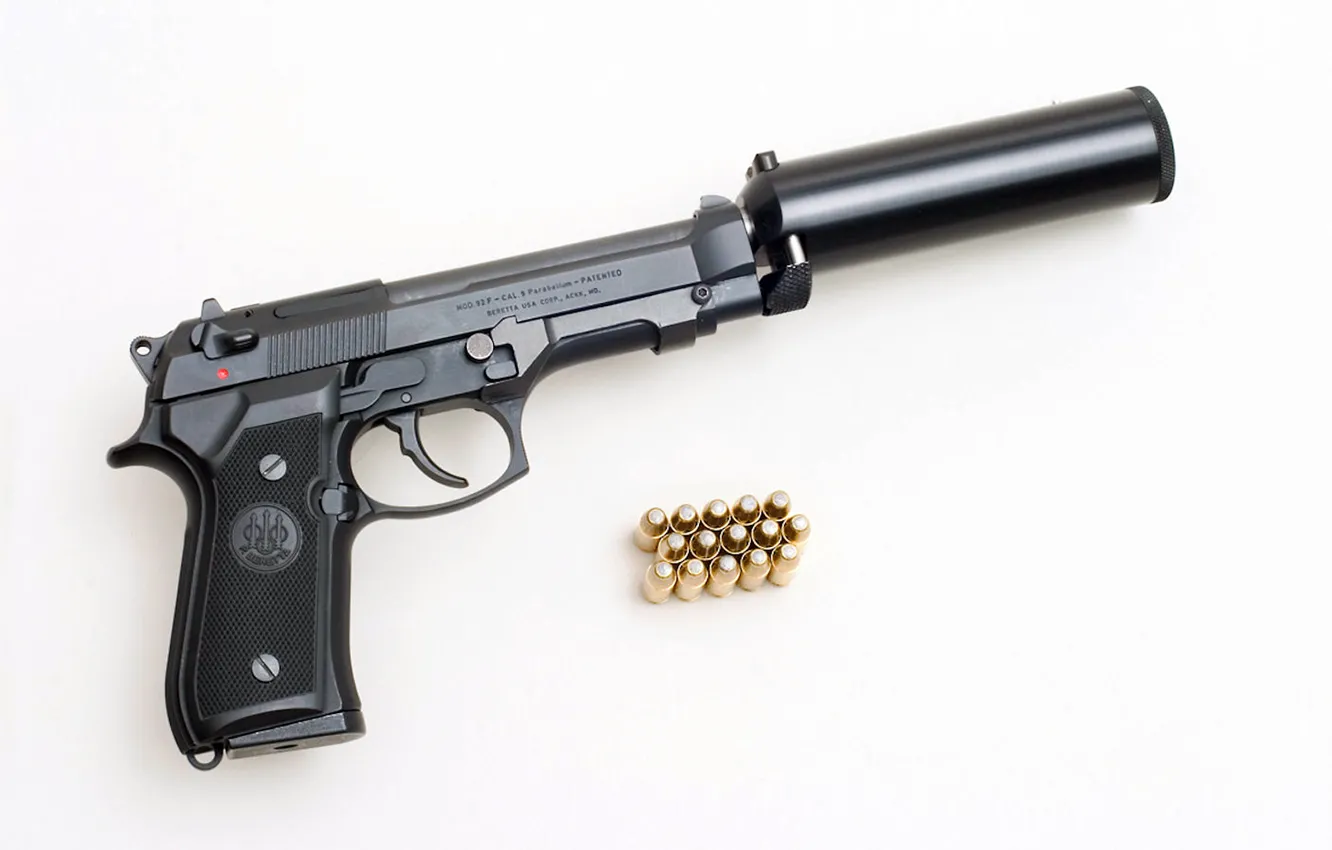 Фото обои Пистолет, патроны, глушитель, Beretta 92F