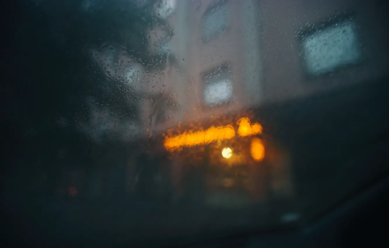 Фото обои стекло, капли, город, дождь, боке