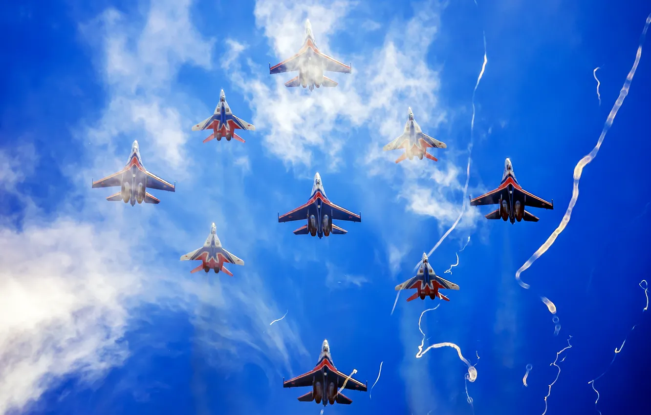 Фото обои Небо, Су-27, МиГ-29, Пилотажная группа, &ampquot;Стрижи&ampquot;, &ampquot; Русские Витязи&ampquot;