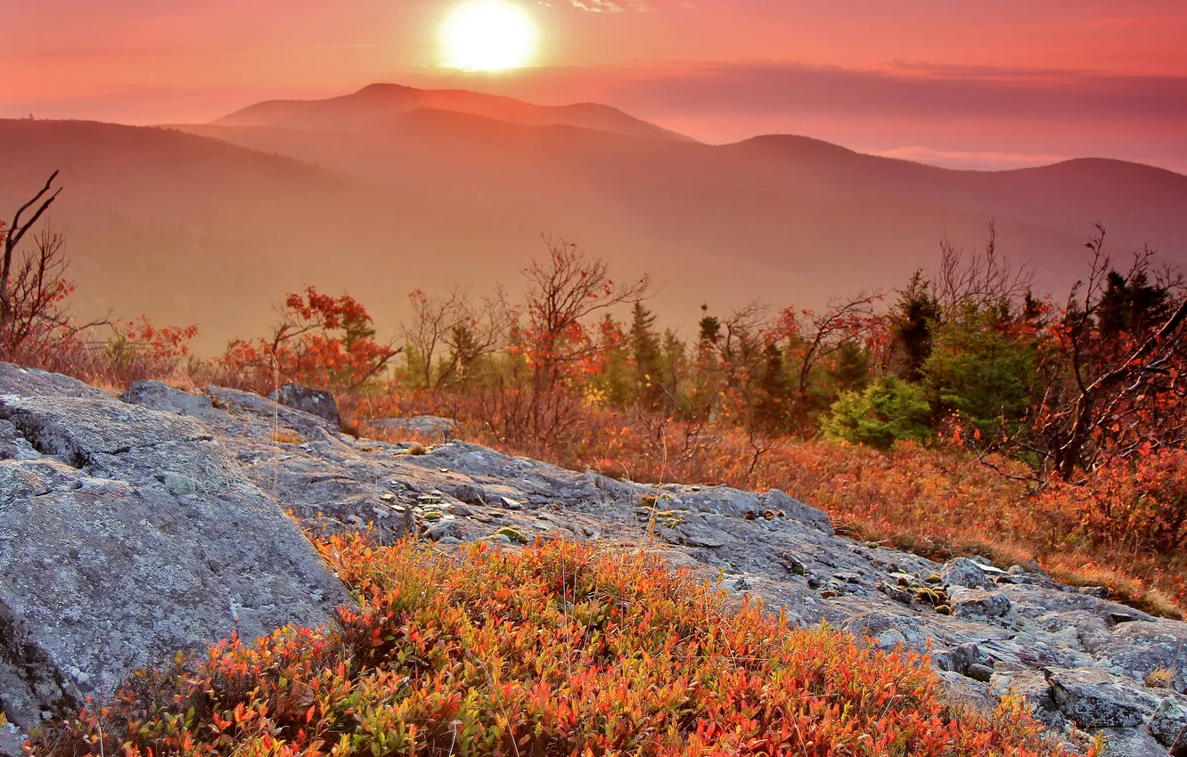 Фото обои осень, небо, трава, солнце, закат, горы, скалы
