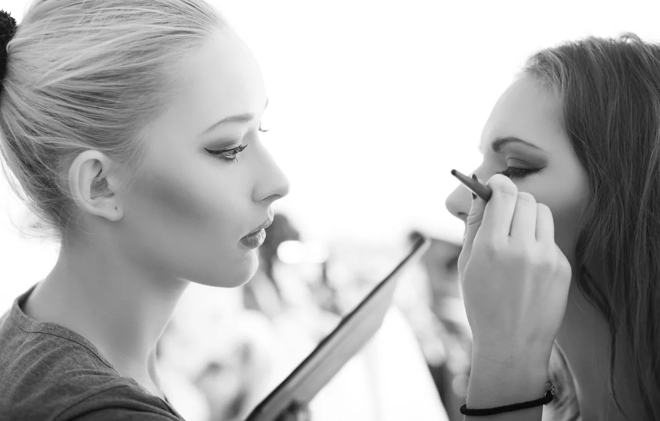 Фото обои makeup, white and black, makeup artist, technical