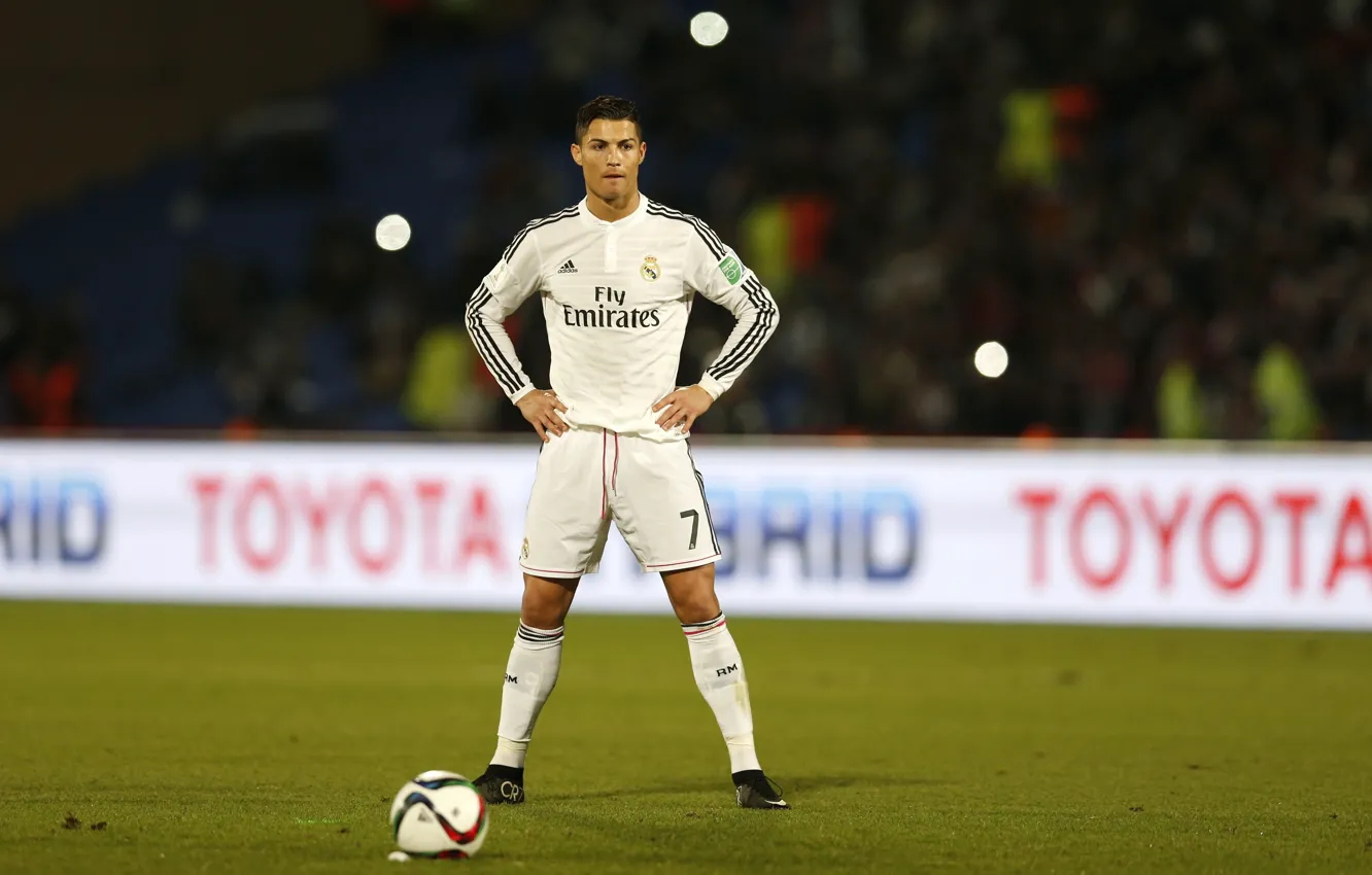 Фото обои мяч, цель, Футбол, Португалия, Cristiano Ronaldo, Испания, футболист, стойка
