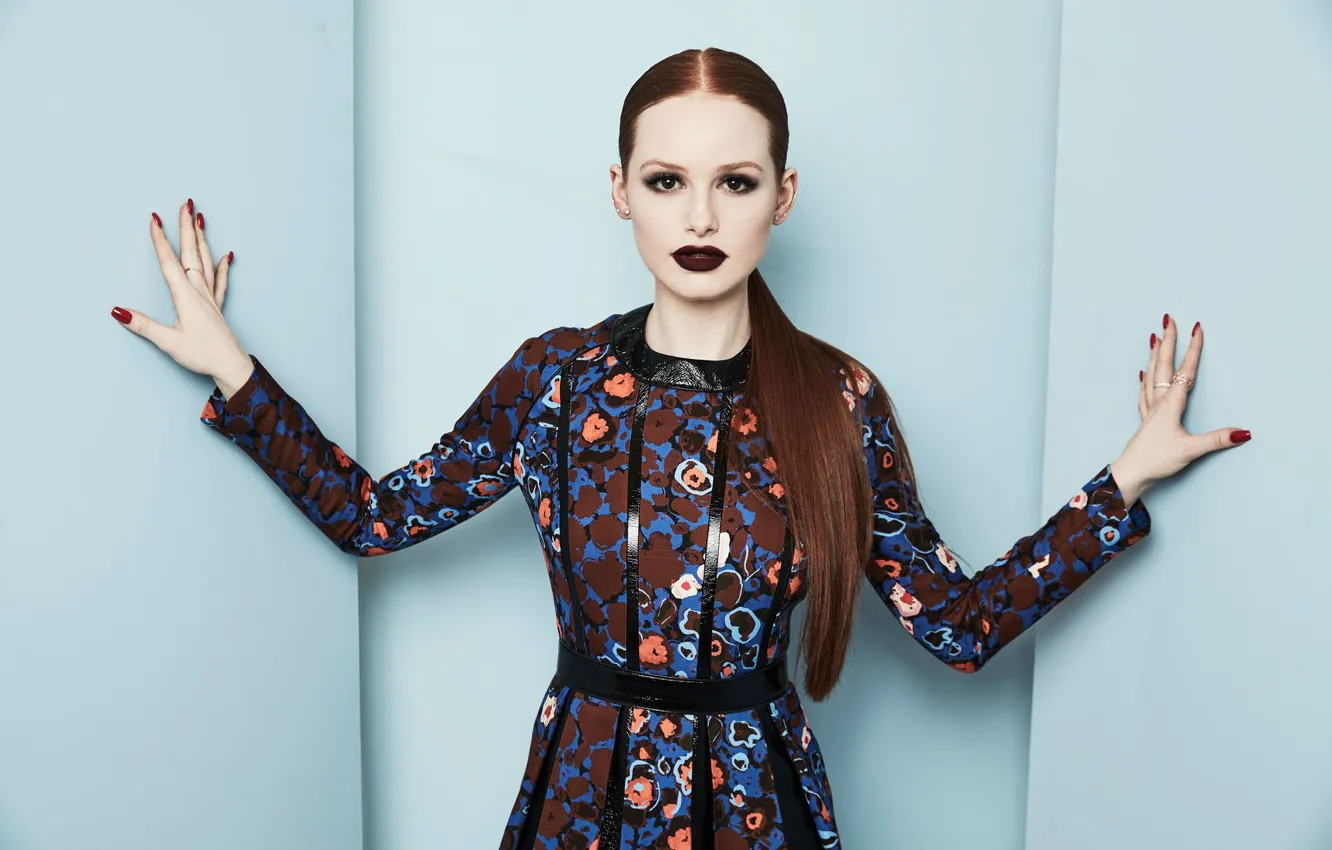 Фото обои поза, актриса, Madelaine Petsch