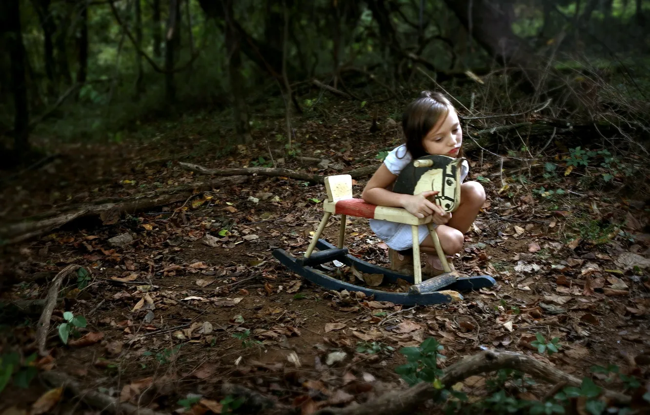 Фото обои лес, настроение, игрушка, девочка