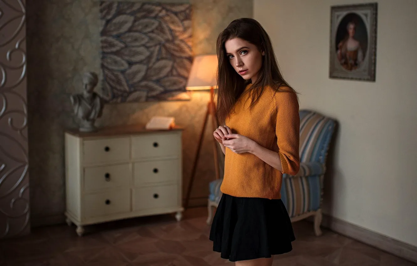 Фото обои взгляд, девушка, комната, Ксения Кокорева, Юрий Лямин