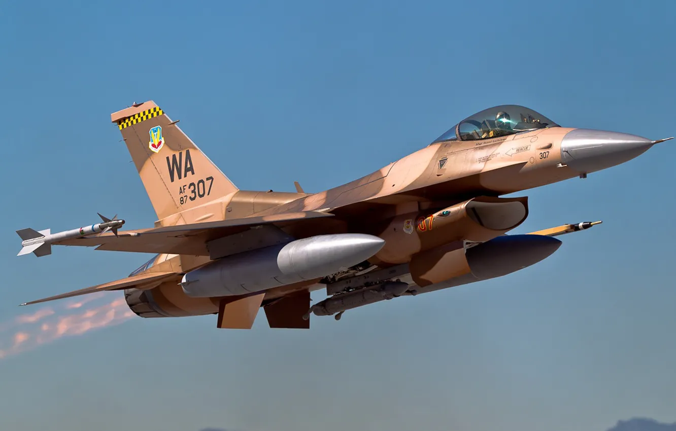 Фото обои истребитель, взлет, Fighting Falcon, F-16C
