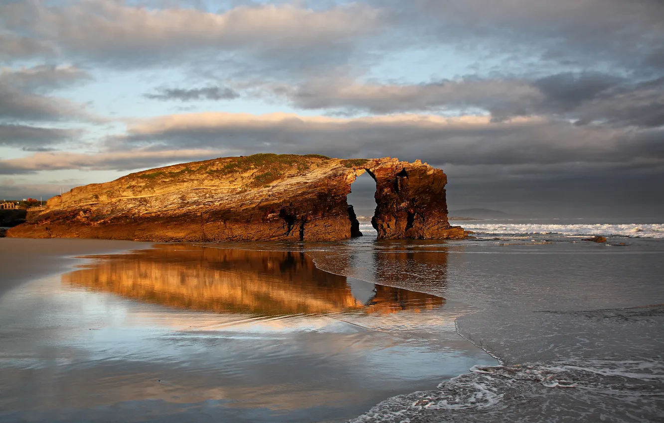 Фото обои песок, море, скала, берег, арка, Морской пейзаж