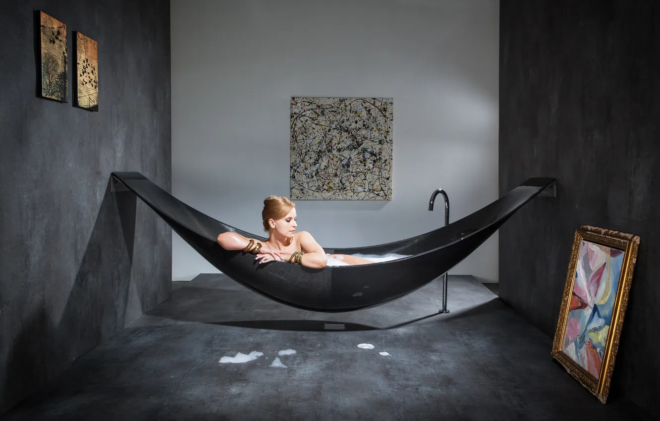 Фото обои relax, girl, bubbles, black, water, bath, luxury
