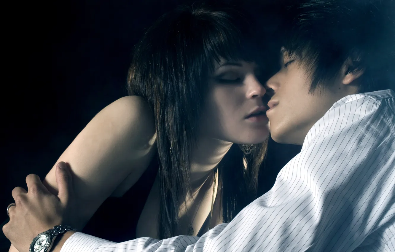 Фото обои девушка, часы, поцелуй, парень, азиат