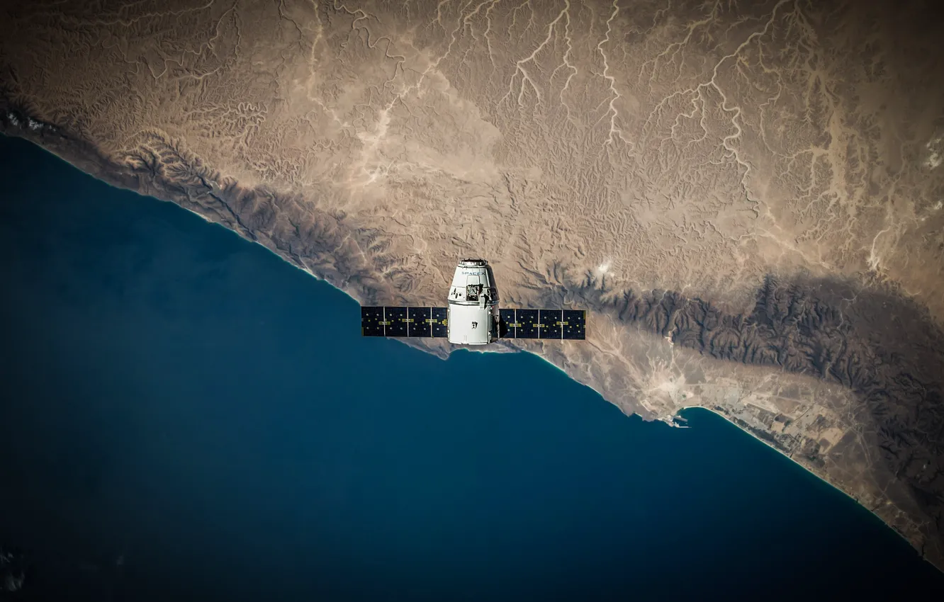 Фото обои поверхность, Земля, Dragon, вид сверху, космический корабль, транспортный, SpaceX, частный