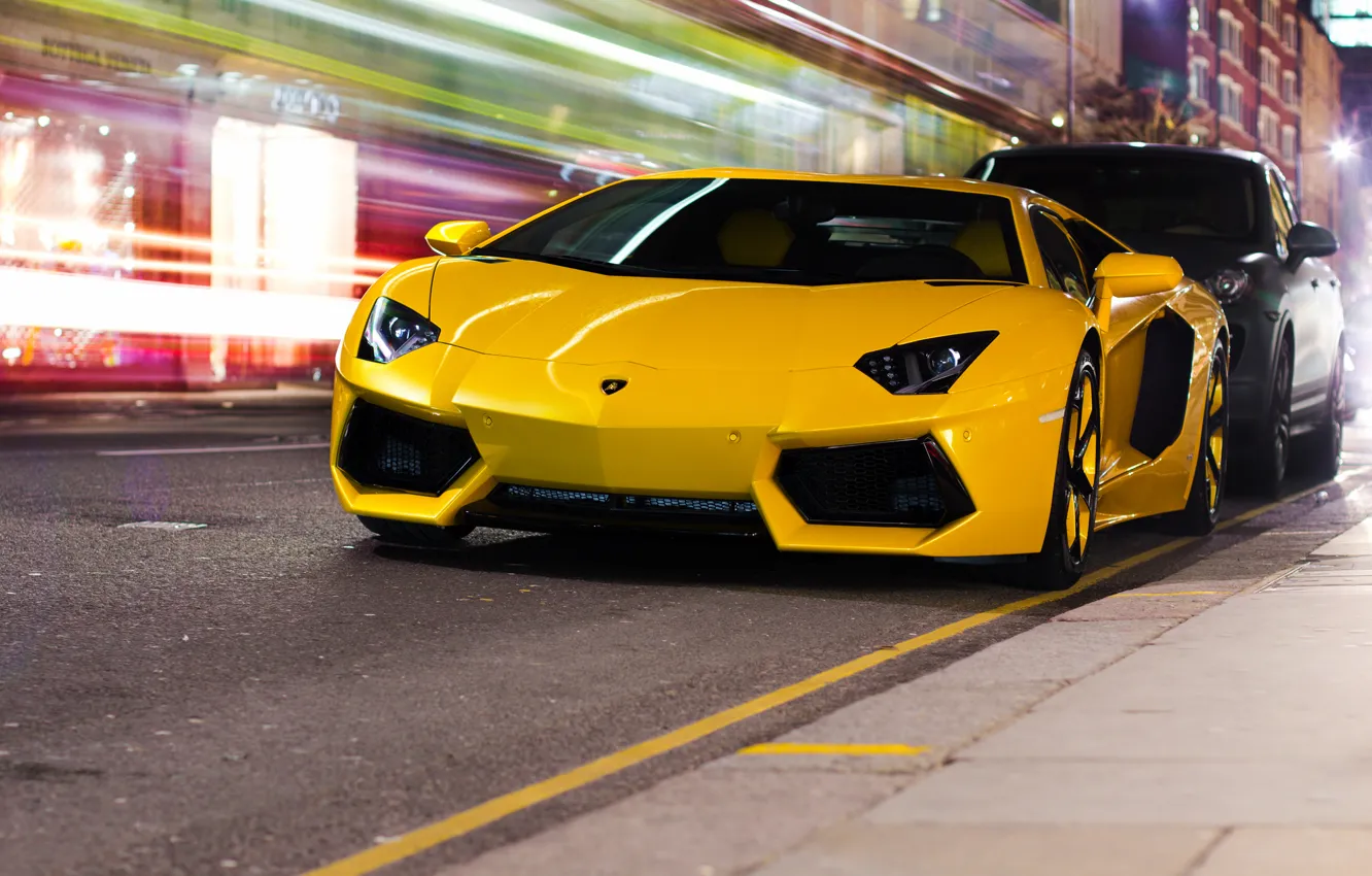 Фото обои ночь, город, жёлтый, улица, Lamborghini, LP700-4, Aventador, ламборгини