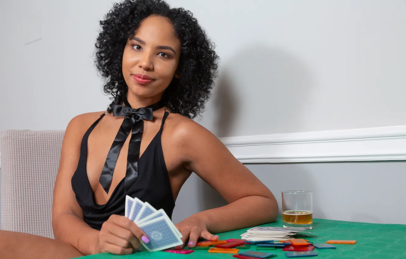 Фото обои cleavage, model, awesome, sexy woman, table, poker, gorgeous, photoshoot
