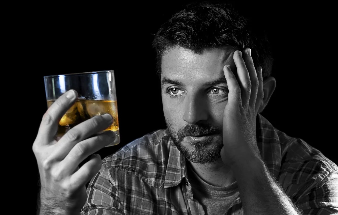 Фото обои man, alcoholic beverage, alcoholism
