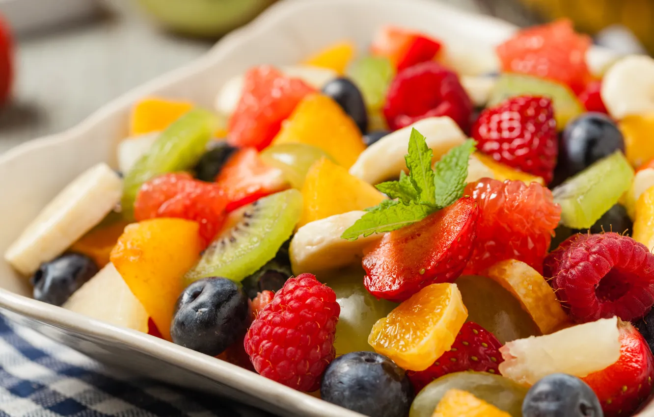 Фото обои ягоды, малина, киви, черника, клубника, цитрус, фрукты, мята