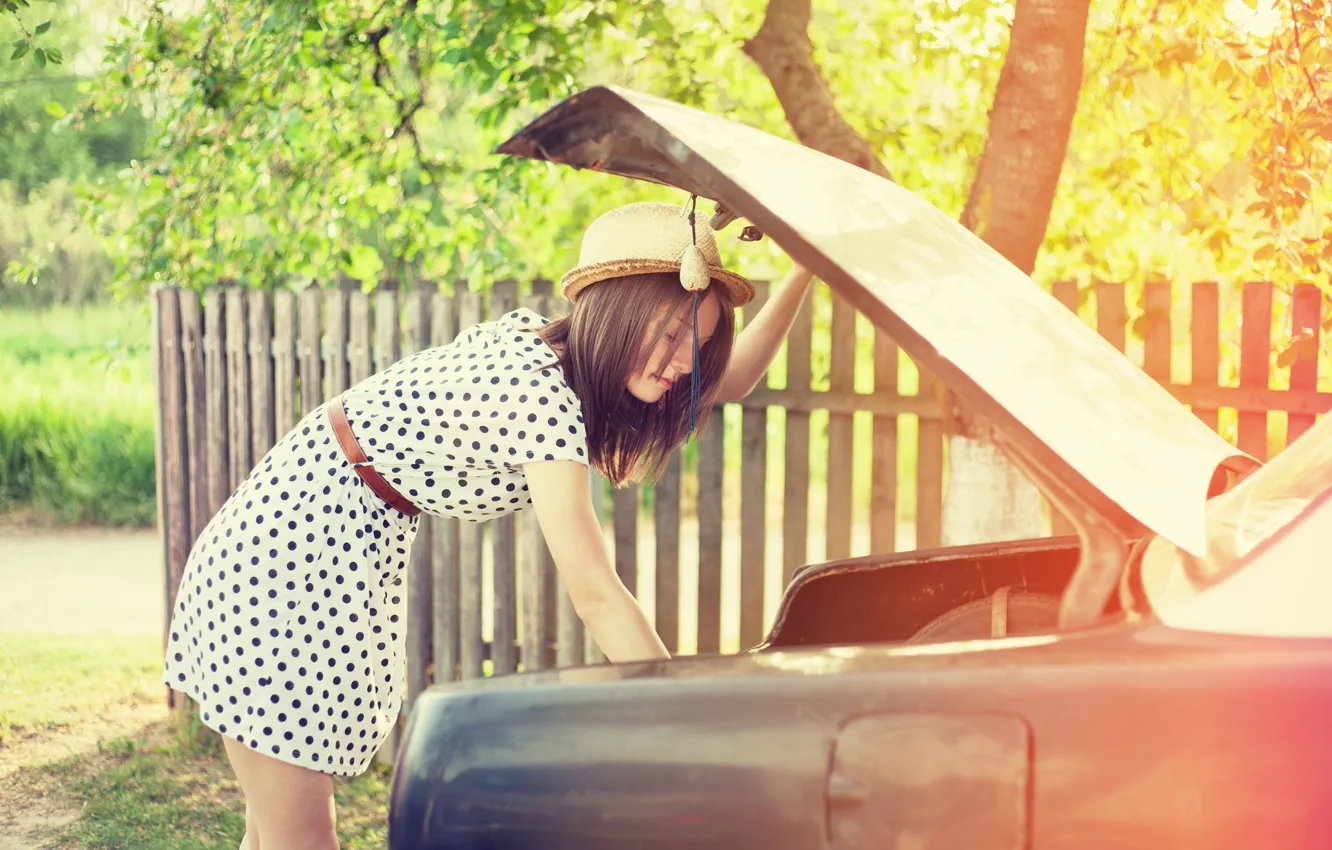 Фото обои машина, листья, девушка, солнце, деревья, фон, дерево, widescreen